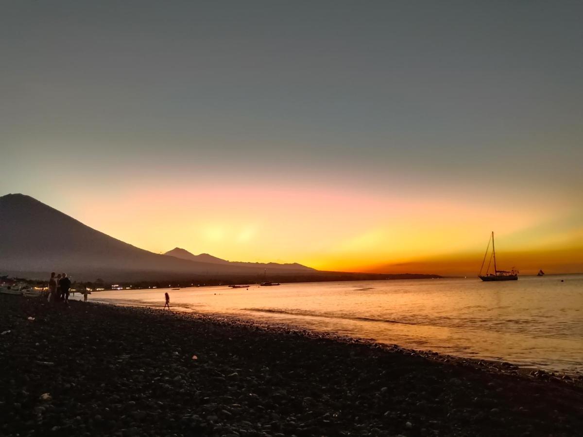 Beach Side Amed Delem Family Ambat Экстерьер фото